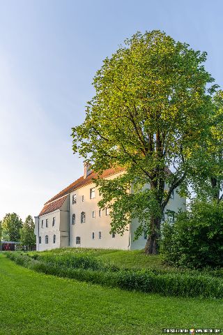 Gemeinde Neumarkt_St._Veit Landkreis Mühldorf Rathaus Schloss Adlstein (Dirschl Johann) Deutschland MÜ
